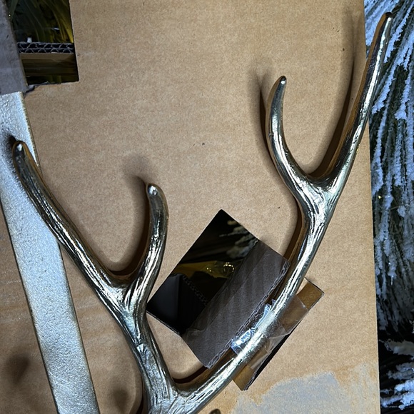 Pottery Barn Country Cabin Chic Antler Wreath Hanger - Brass Color 🦌 - Picture 10 of 16